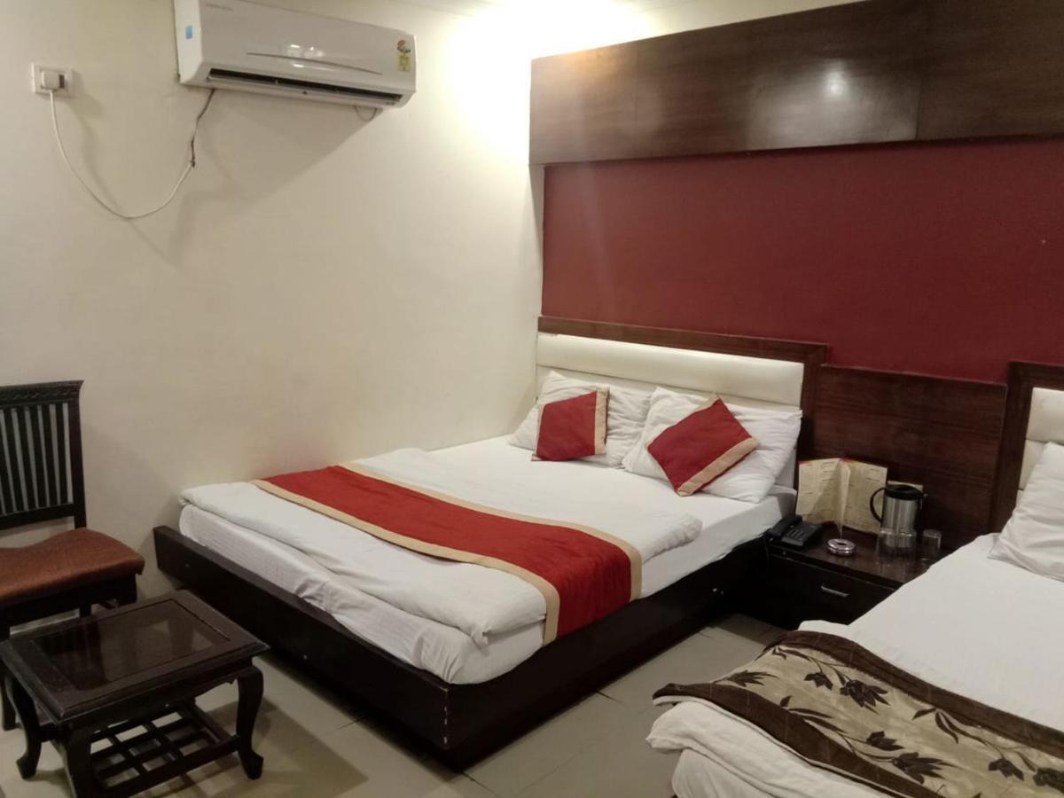 Hotel Star Palace New Delhi Exterior photo